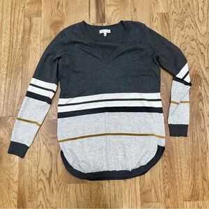 Striped V-Neck Sweater - Gray and White and Gold Size Large
